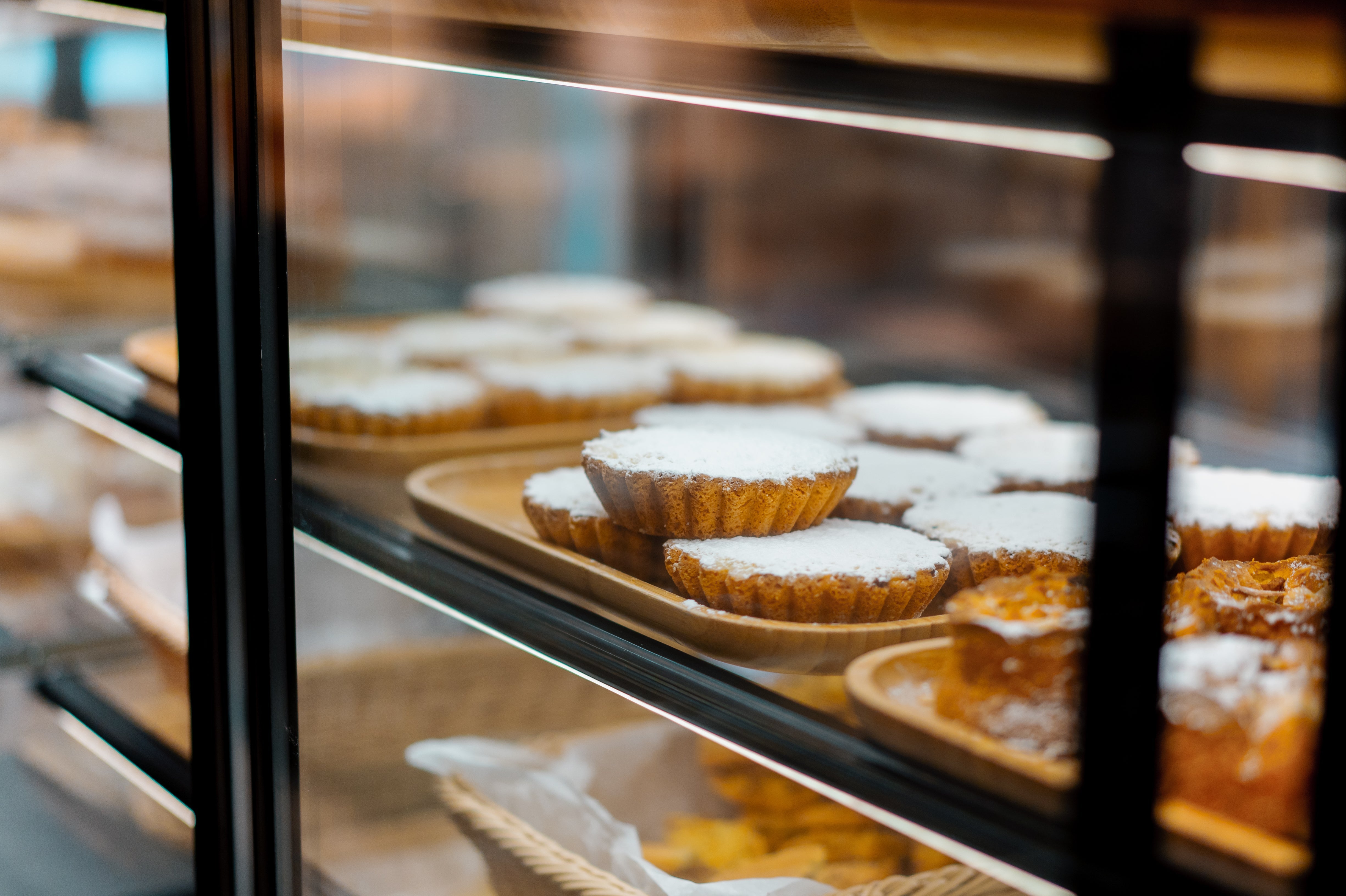 Refrigerated Bakery & Deli Cases – Raian Food Equipment